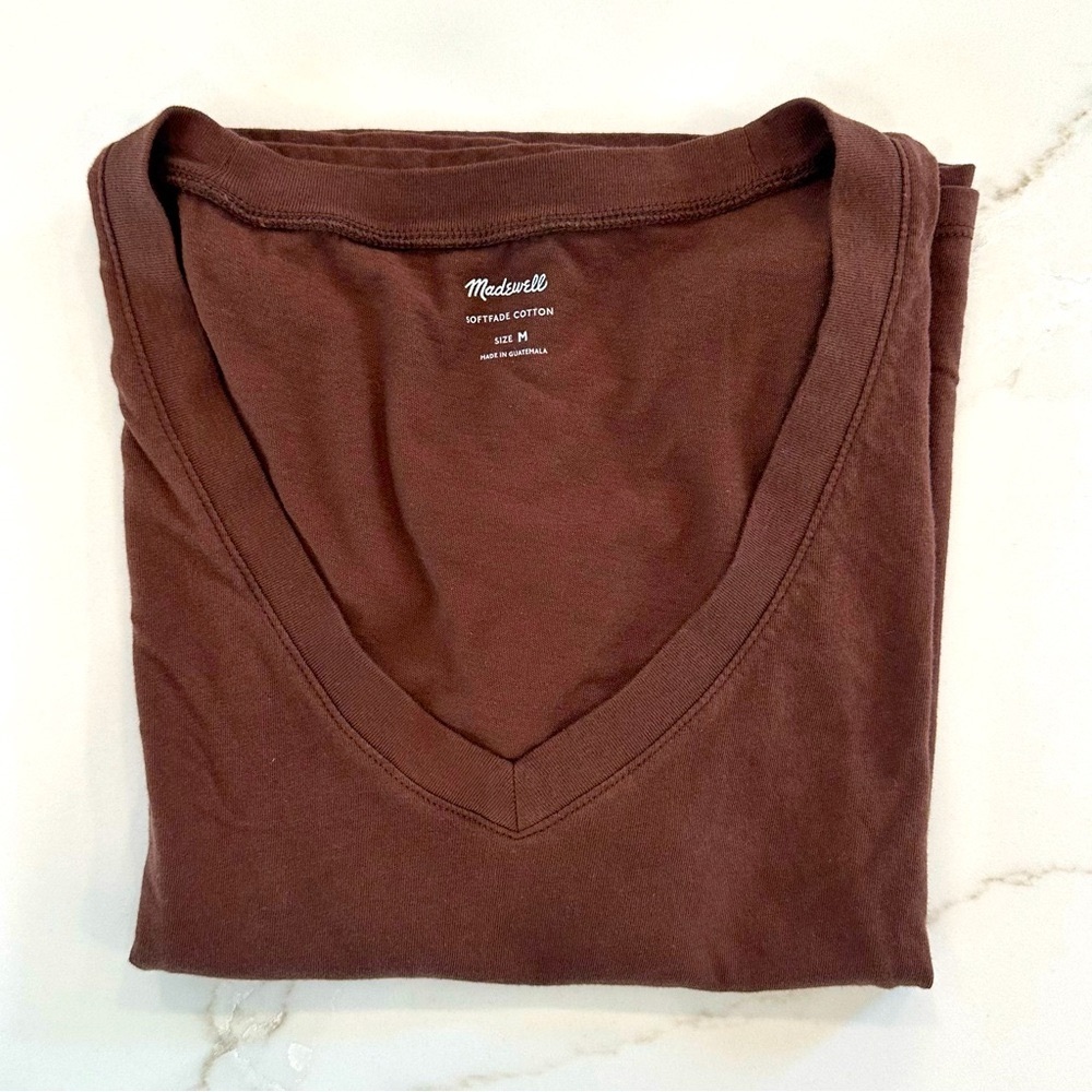 Madewell softfade brown cotton v neck crop tee. Size M